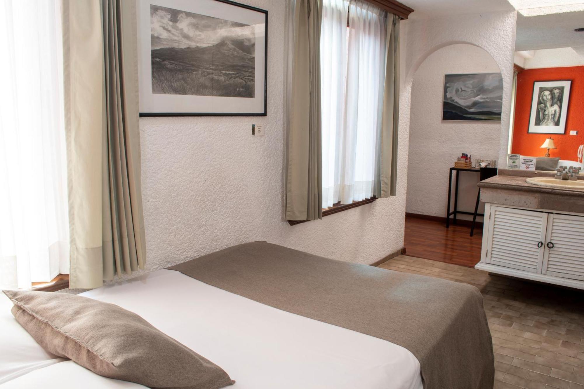 Portico Hotel & Galeria Морелия Номер фото