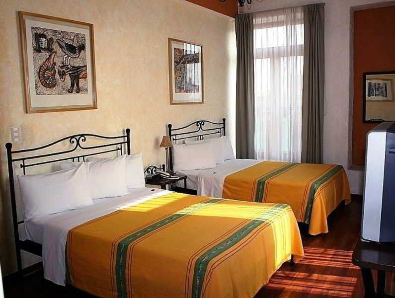 Portico Hotel & Galeria Морелия Экстерьер фото